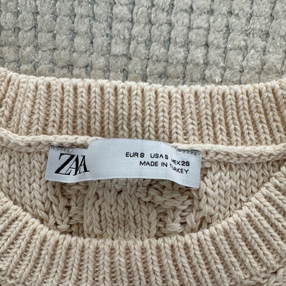 Never Worn, Zara Sweater Vest!! - Picture 2 of 2